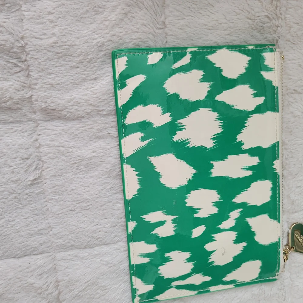Kate Spade Green and White Geometric Pattern Make-up Pouch Bag Gold Hardware